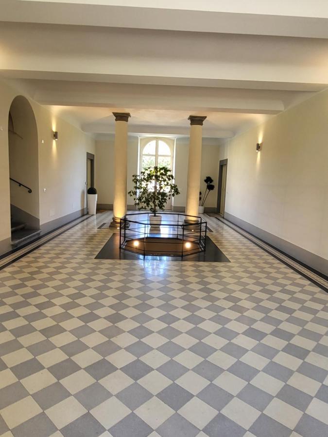 La Villa Apartments - Convenient For Sardinia And Corsica - 4 Beds - Private Parking Included With Camera Livorno Bagian luar foto