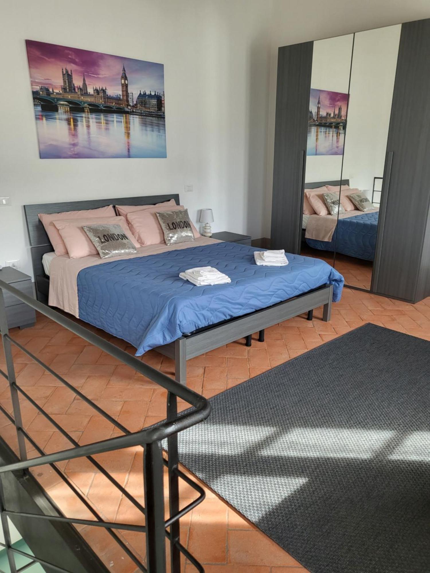 La Villa Apartments - Convenient For Sardinia And Corsica - 4 Beds - Private Parking Included With Camera Livorno Bagian luar foto